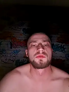 wariacik0024 online show from February 25, 2026, 12:44 am