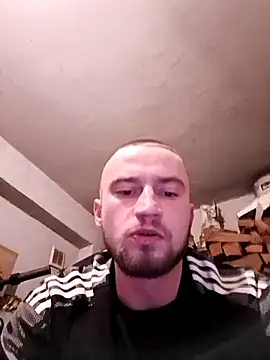 wariacik0024 online show from February 24, 2026, 2:56 am