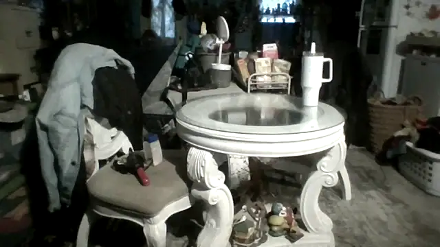 Snapshot of lilbishmiss chatting on March 4, 2026, 12:46 pm lilbishmiss online show from March 4, 2026, 12:46 pm