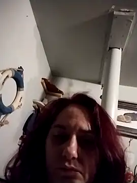 Snapshot of lilbishmiss chatting on February 17, 2026, 10:18 pm lilbishmiss online show from February 17, 2026, 10:18 pm