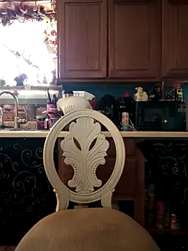 Snapshot of lilbishmiss chatting on December 19, 2025, 5:04 pm lilbishmiss online show from December 19, 2025, 5:04 pm