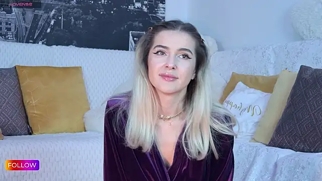 Snapshot of Sarah-Hart chatting on November 30, 2025, 3:46 pm Sarah-Hart online show from November 30, 2025, 3:46 pm