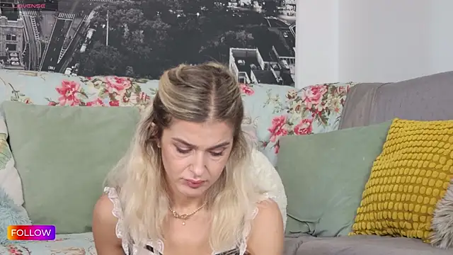 Snapshot of Sarah-Hart chatting on September 16, 2025, 6:36 am Sarah-Hart online show from September 16, 2025, 6:36 am