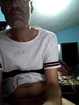 Snapshot of hugosafado333 chatting on February 9, 2025, 6:01 am hugosafado333 online show from February 9, 2025, 6:01 am