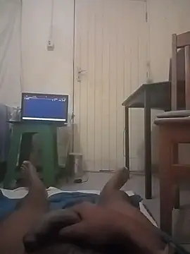 izinjamfee2 online show from February 25, 2026, 9:03 pm