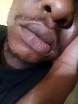 Snapshot of izinjamfee2 chatting on November 1, 2025, 7:35 am izinjamfee2 online show from November 1, 2025, 7:35 am