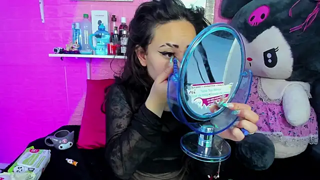 hanna  azumi online show from September 25, 2025, 3:23 am