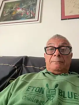 Snapshot of 4n4l1zz4m1 chatting on November 9, 2025, 12:09 pm 4n4l1zz4m1 online show from November 9, 2025, 12:09 pm