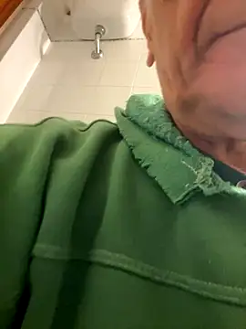 Snapshot of 4n4l1zz4m1 chatting on December 1, 2025, 5:47 pm 4n4l1zz4m1 online show from December 1, 2025, 5:47 pm