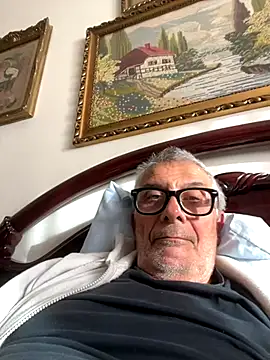 Snapshot of 4n4l1zz4m1 chatting on November 19, 2025, 2:17 pm 4n4l1zz4m1 online show from November 19, 2025, 2:17 pm