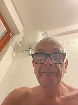 Snapshot of 4n4l1zz4m1 chatting on October 25, 2025, 11:16 pm 4n4l1zz4m1 online show from October 25, 2025, 11:16 pm