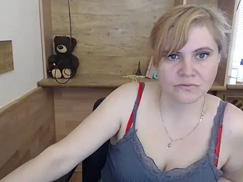 DaniellaKiss online show from June 3, 2026, 5:52 am