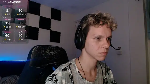 bryamado69 online show from October 23, 2025, 2:21 am