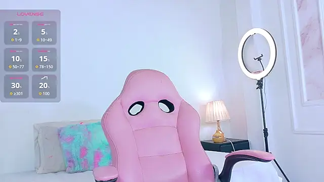 Antonellasmith00 online show from September 10, 2025, 12:59 pm