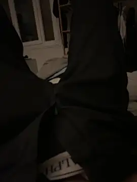 Snapshot of pignoufe chatting on February 15, 2026, 11:03 pm pignoufe online show from February 15, 2026, 11:03 pm