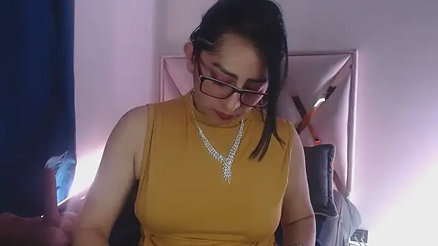 Snapshot of Andrea_Sexx_ chatting on February 6, 2025, 8:34 pm Andrea Sexx online show from February 6, 2025, 8:34 pm