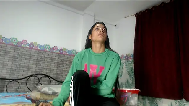 skinnycanella18 online show from February 23, 2025, 8:49 am