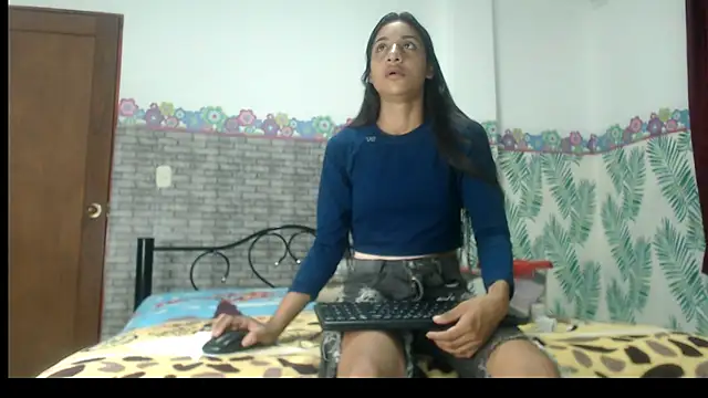 skinnycanella18 online show from February 28, 2025, 9:15 am