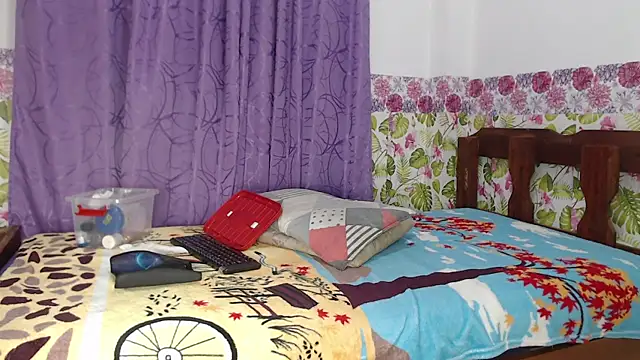 skinnycanella18 online show from January 15, 2025, 9:02 am