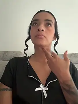 Snapshot of Laura_fernandezII chatting on May 2, 2026, 2:22 pm Laura fernandezII online show from May 2, 2026, 2:22 pm