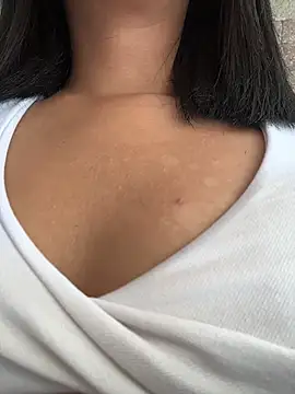 Laura fernandezII online show from February 22, 2026, 1:35 pm