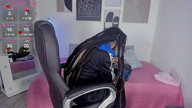 Snapshot of _sharlotte777 chatting on October 7, 2025, 1:56 pm sharlotte777 online show from October 7, 2025, 1:56 pm