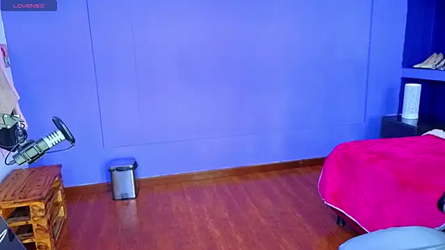 Snapshot of _sharlotte777 chatting on October 15, 2025, 2:25 pm sharlotte777 online show from October 15, 2025, 2:25 pm