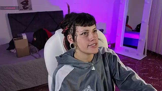 Snapshot of _sharlotte777 chatting on February 17, 2026, 1:08 pm sharlotte777 online show from February 17, 2026, 1:08 pm