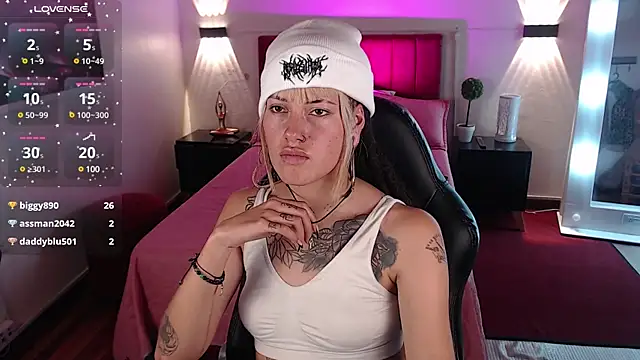 Snapshot of _sharlotte777 chatting on March 11, 2025, 3:56 pm sharlotte777 online show from March 11, 2025, 3:56 pm