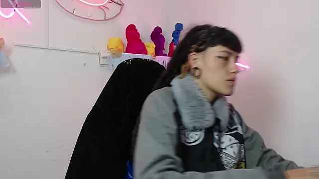 Snapshot of _sharlotte777 chatting on November 24, 2025, 1:44 pm sharlotte777 online show from November 24, 2025, 1:44 pm