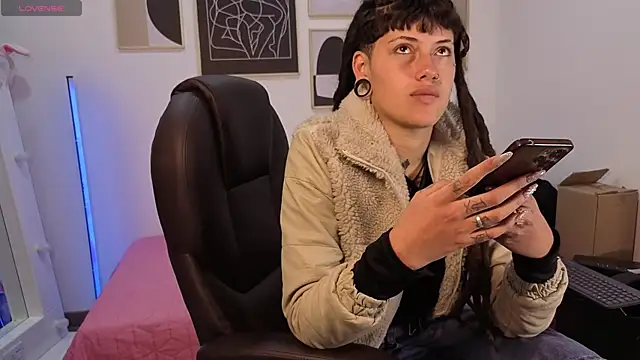 Snapshot of _sharlotte777 chatting on September 22, 2025, 2:12 pm sharlotte777 online show from September 22, 2025, 2:12 pm