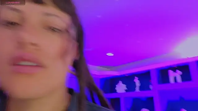 Snapshot of _sharlotte777 chatting on April 16, 2026, 2:29 pm sharlotte777 online show from April 16, 2026, 2:29 pm