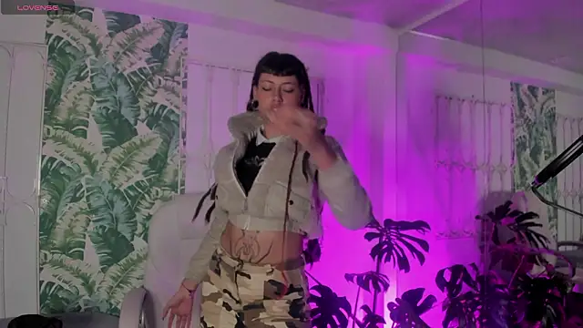 Snapshot of _sharlotte777 chatting on February 11, 2026, 1:00 pm sharlotte777 online show from February 11, 2026, 1:00 pm