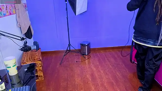 Snapshot of _sharlotte777 chatting on October 14, 2025, 1:56 pm sharlotte777 online show from October 14, 2025, 1:56 pm