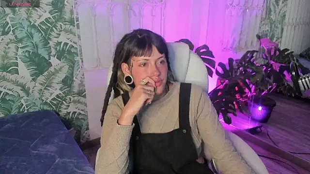 Snapshot of _sharlotte777 chatting on March 27, 2026, 3:57 pm sharlotte777 online show from March 27, 2026, 3:57 pm