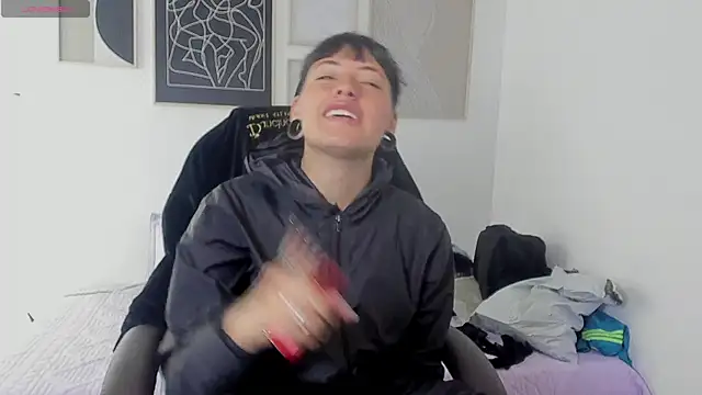 Snapshot of _sharlotte777 chatting on November 28, 2025, 2:06 pm sharlotte777 online show from November 28, 2025, 2:06 pm