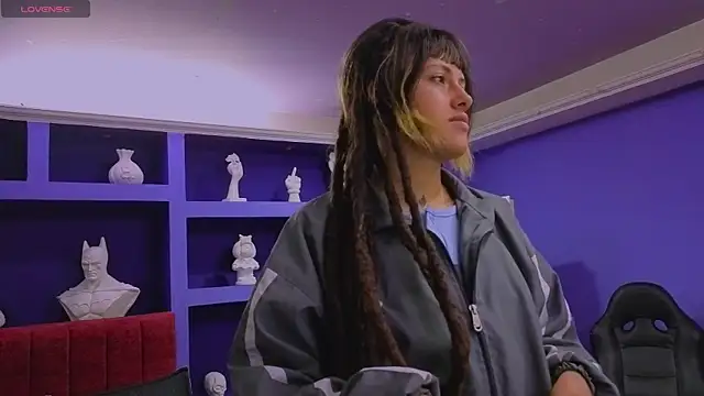 Snapshot of _sharlotte777 chatting on April 13, 2026, 2:10 pm sharlotte777 online show from April 13, 2026, 2:10 pm