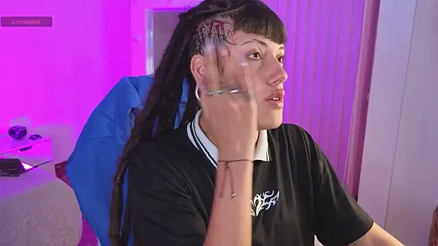 Snapshot of _sharlotte777 chatting on March 5, 2026, 3:19 pm sharlotte777 online show from March 5, 2026, 3:19 pm