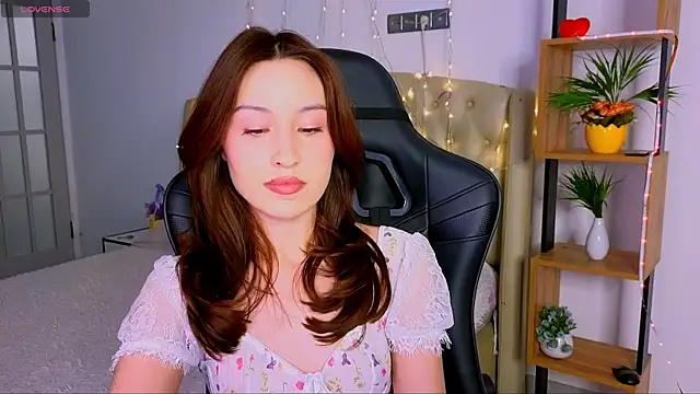 Snapshot of Ann__Cute chatting on March 19, 2025, 8:55 am Ann Cute online show from March 19, 2025, 8:55 am