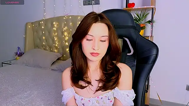 Snapshot of Ann__Cute chatting on March 19, 2025, 5:52 am Ann Cute online show from March 19, 2025, 5:52 am