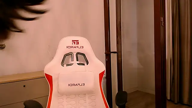 Snapshot of Ann__Cute chatting on November 23, 2025, 5:28 am Ann Cute online show from November 23, 2025, 5:28 am