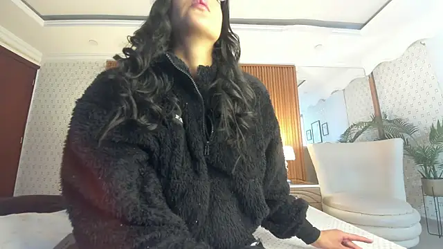 Snapshot of Princess_Violett chatting on November 21, 2025, 2:38 pm Princess Violett online show from November 21, 2025, 2:38 pm