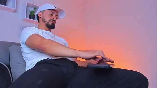 MAXIMUS MASTE3 online show from October 8, 2025, 3:52 am