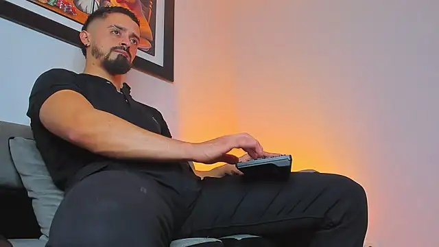 MAXIMUS MASTE3 online show from September 29, 2025, 8:03 pm