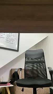 MiaPetit  online show from December 14, 2025, 6:13 pm