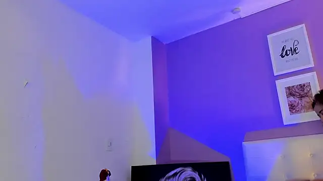 Snapshot of Charlotte11-11 chatting on March 7, 2026, 10:26 pm Charlotte11-11 online show from March 7, 2026, 10:26 pm