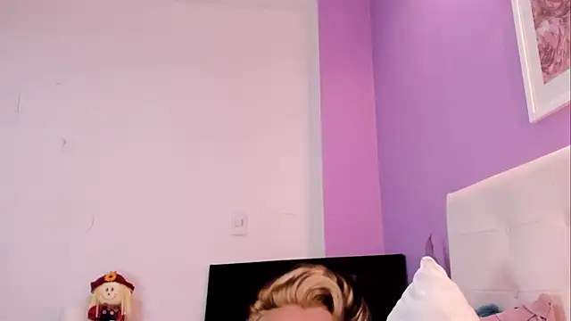 Snapshot of Charlotte11-11 chatting on April 13, 2026, 3:05 pm Charlotte11-11 online show from April 13, 2026, 3:05 pm