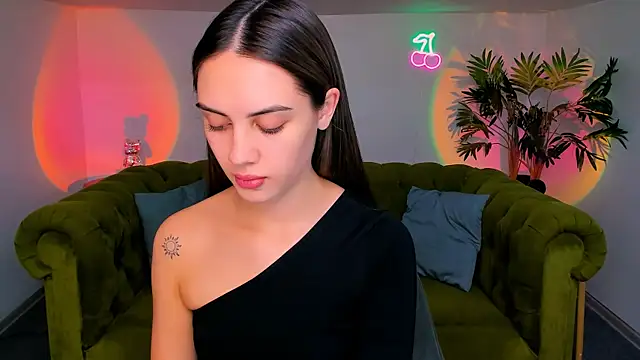  shyy girl online show from October 13, 2025, 8:21 pm
