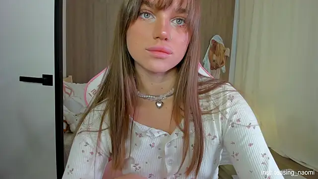 Snapshot of aesthetics__tease chatting on November 24, 2025, 3:39 am aesthetics tease online show from November 24, 2025, 3:39 am