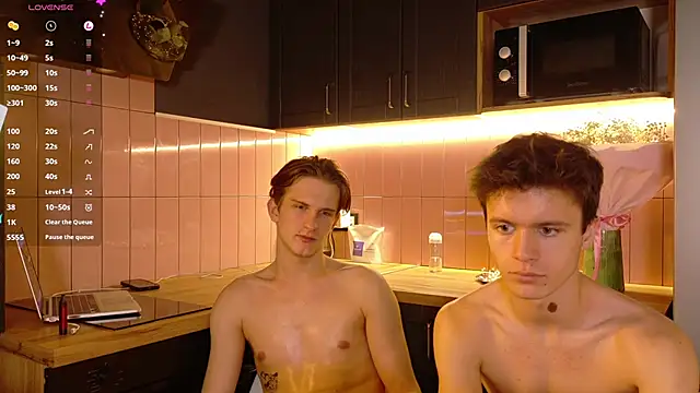 Snapshot of _whitenight_ chatting on February 17, 2025, 10:38 pm whitenight online show from February 17, 2025, 10:38 pm